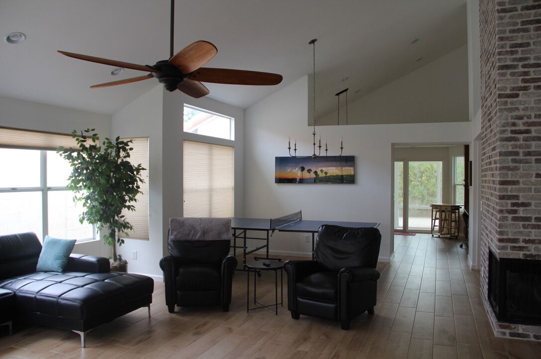 Photo of Livingroom in Val Vista Lakes