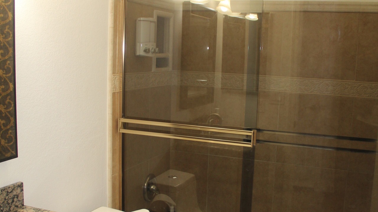 Photo of Bathroom in Val Vista Lakes