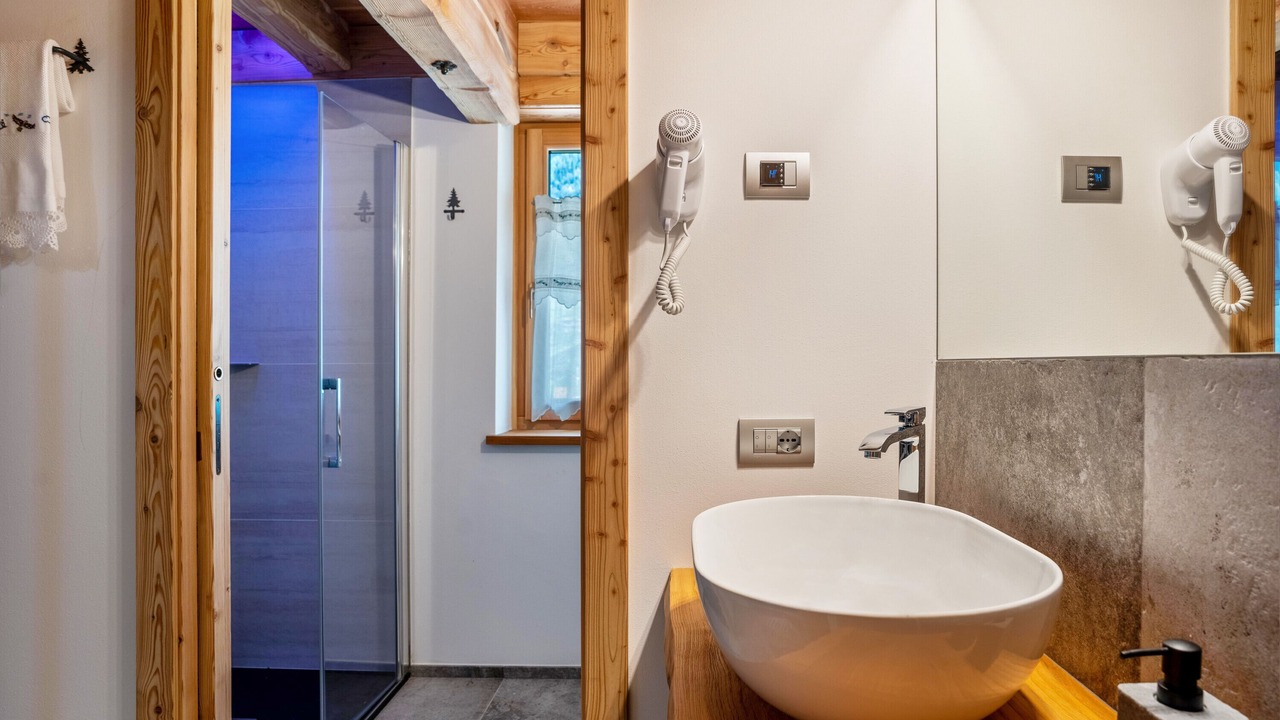 Photo of Bathroom in Rabbi