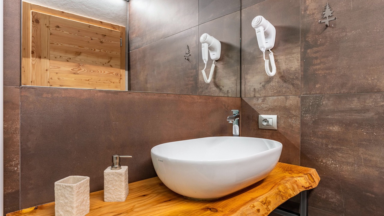 Photo of Bathroom in Rabbi