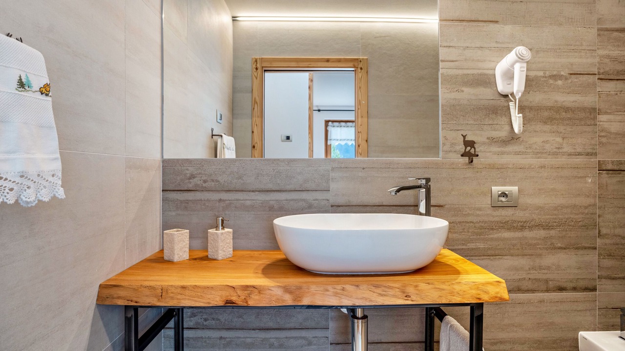 Photo of Bathroom in Rabbi