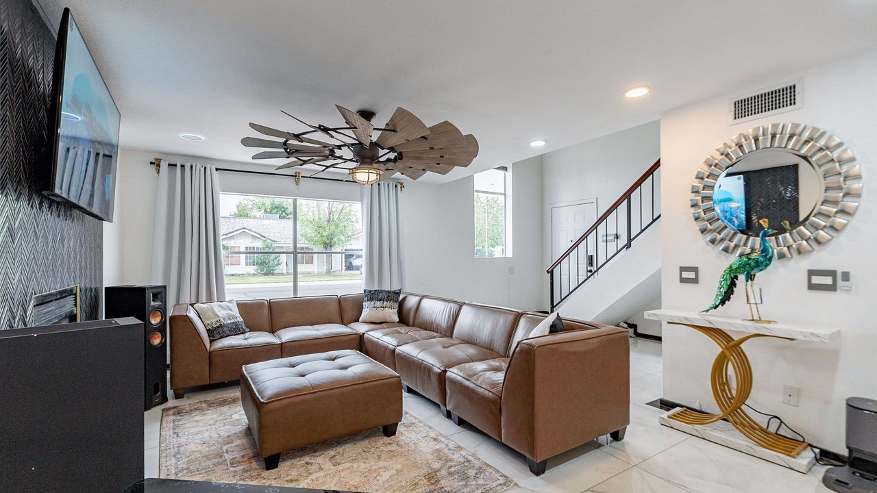 Photo of Livingroom in Provinces Master Community