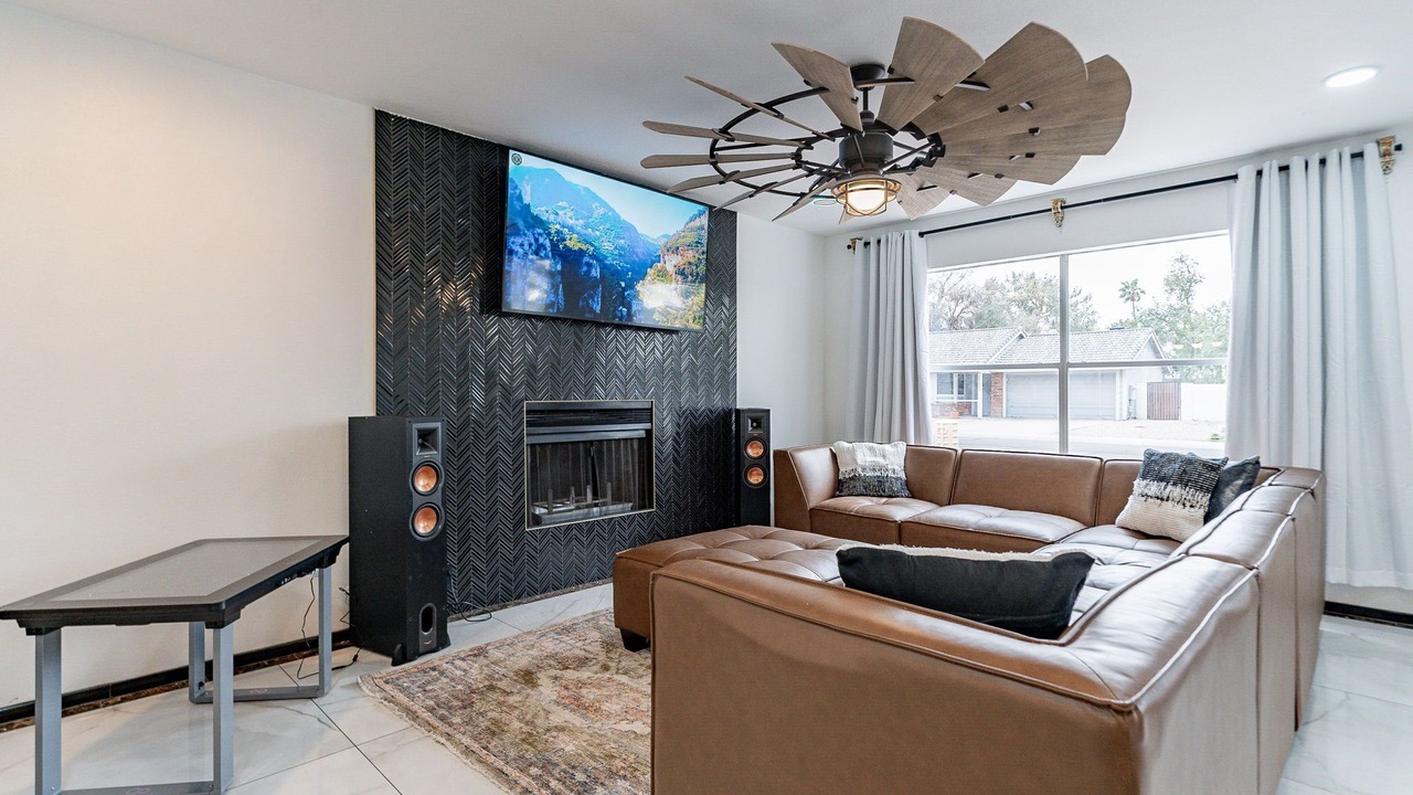 Photo of Livingroom in Provinces Master Community