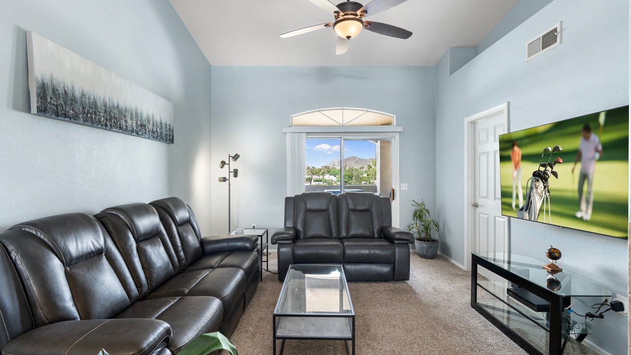 Photo of Livingroom in Paradise Valley Village