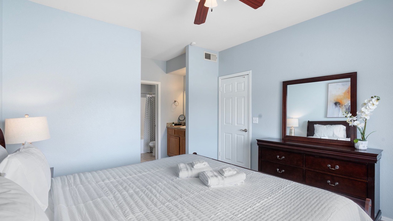 Photo of Bedroom in Paradise Valley Village