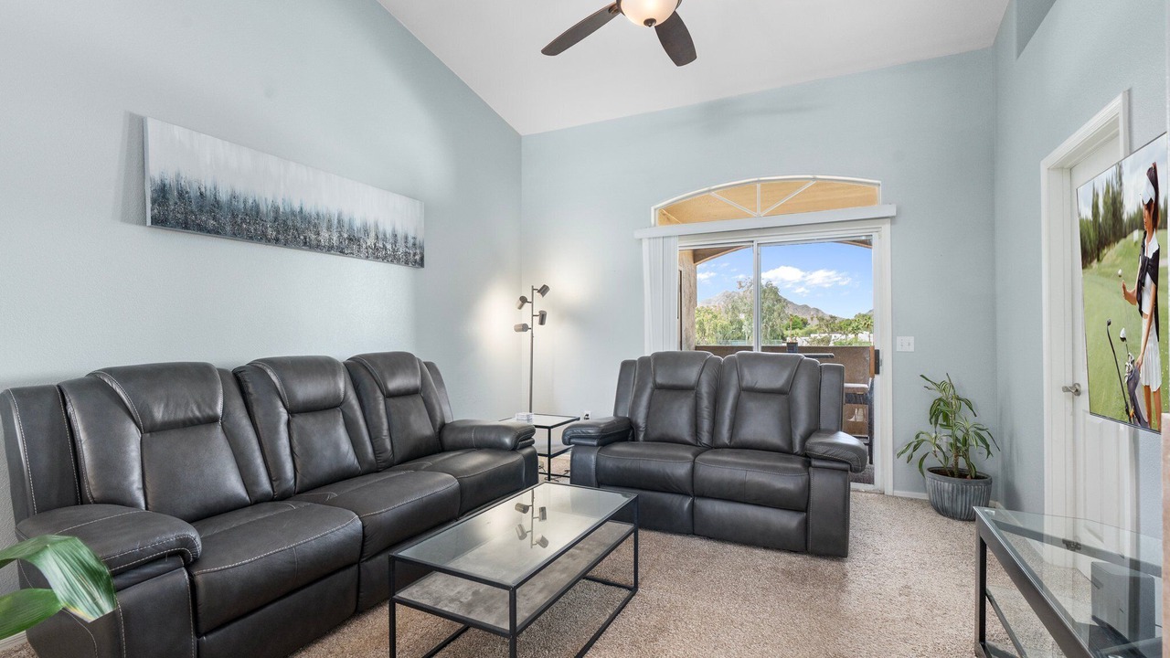 Photo of Livingroom in Paradise Valley Village