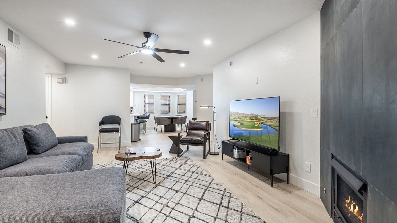 Photo of Livingroom in Camelback East
