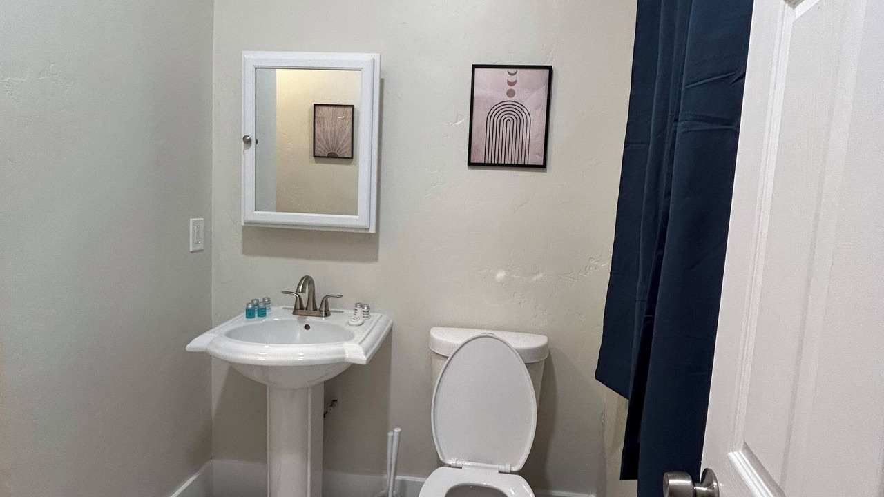 Photo of Bathroom in Globe
