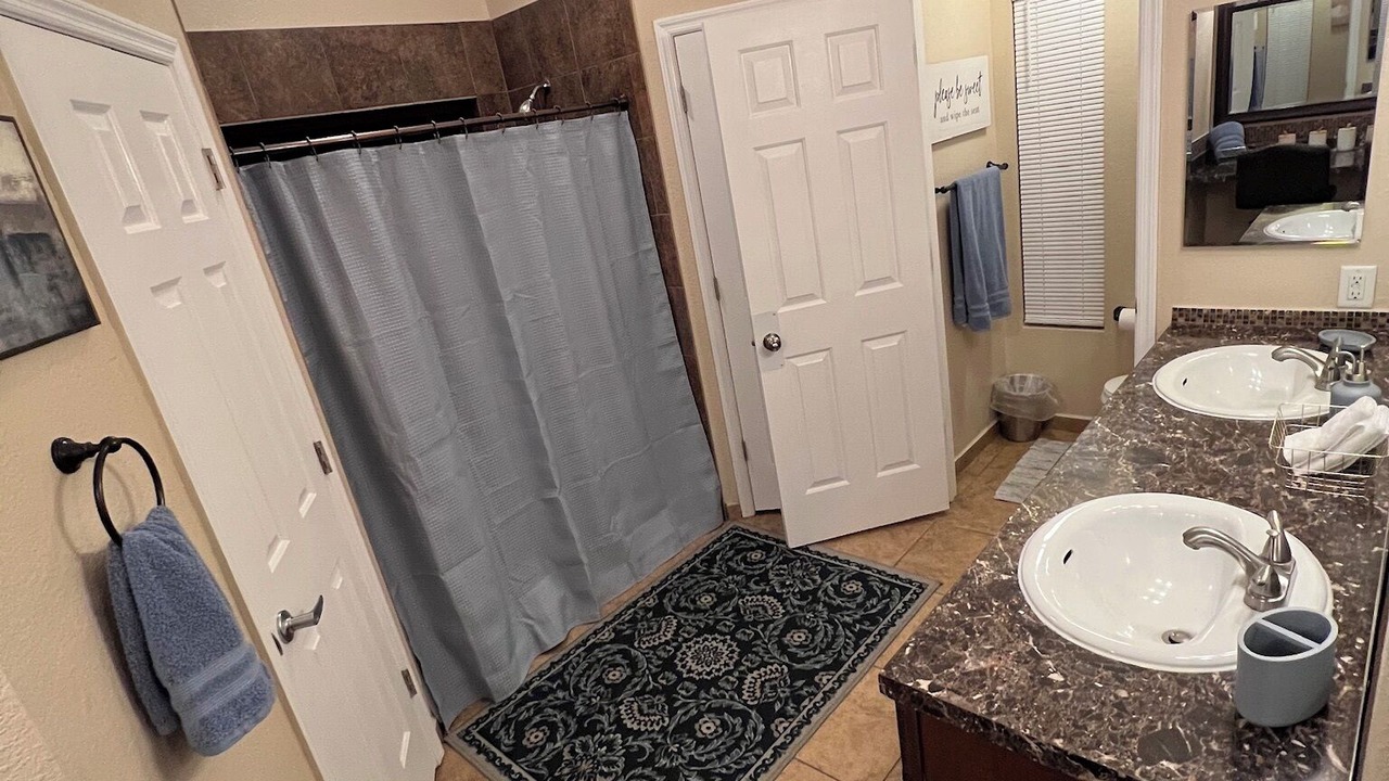 Photo of Bathroom in Gatewood Pointe Townhomes