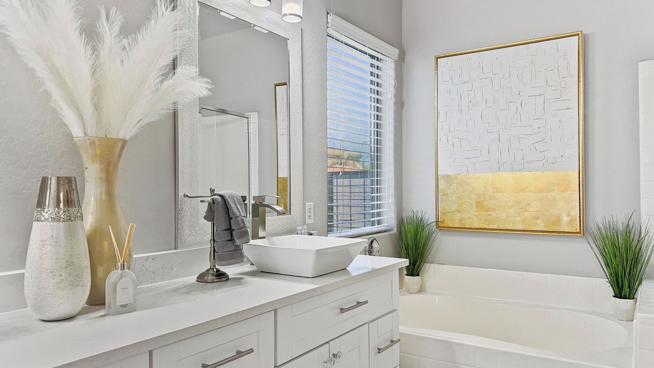 Photo of Bathroom in Queenland Manor