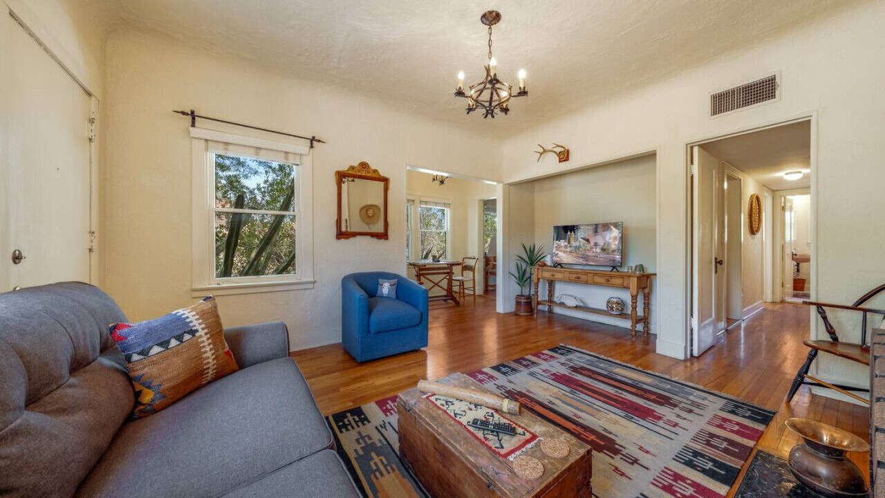 Photo of Livingroom in Sam Hughes