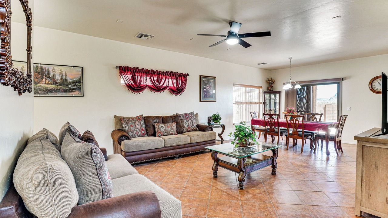 Photo of Livingroom in Drexel Heights