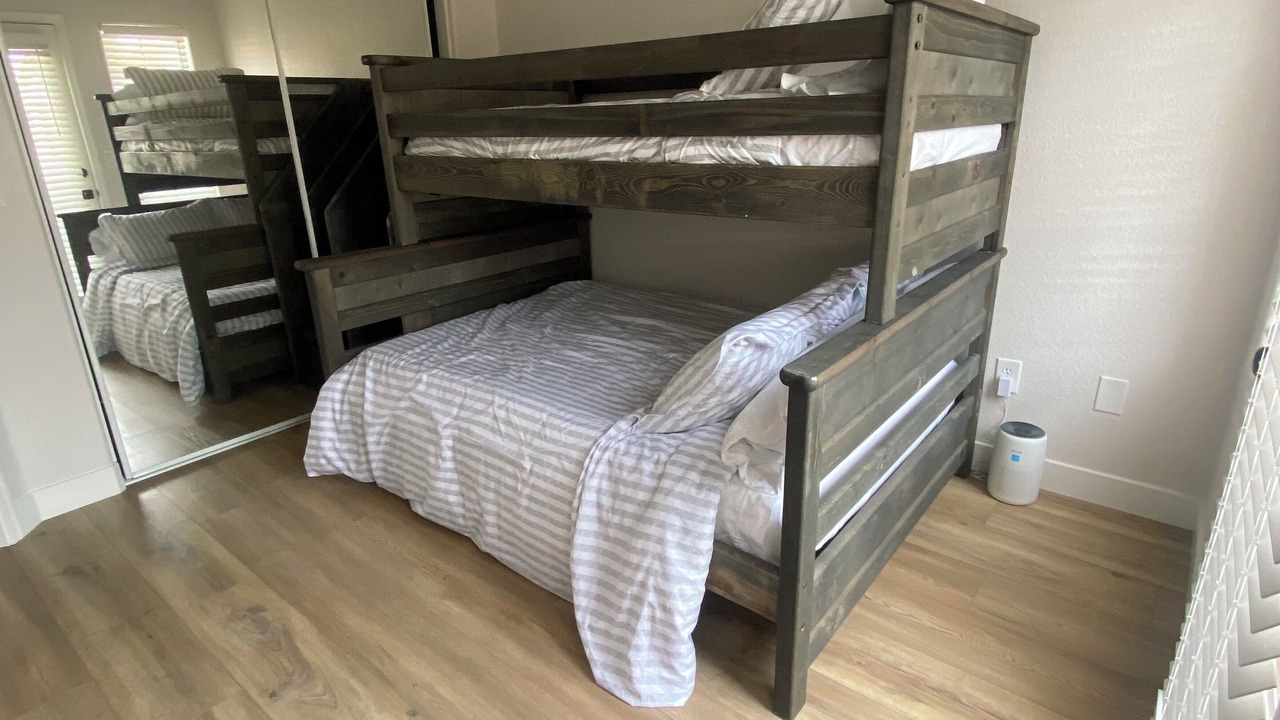 Photo of Bedroom in Paradise Valley Village