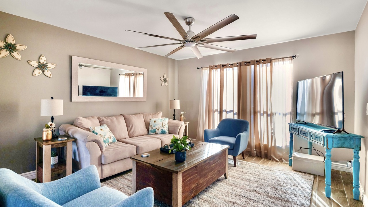 Photo of Livingroom in La Paz At Desert Springs