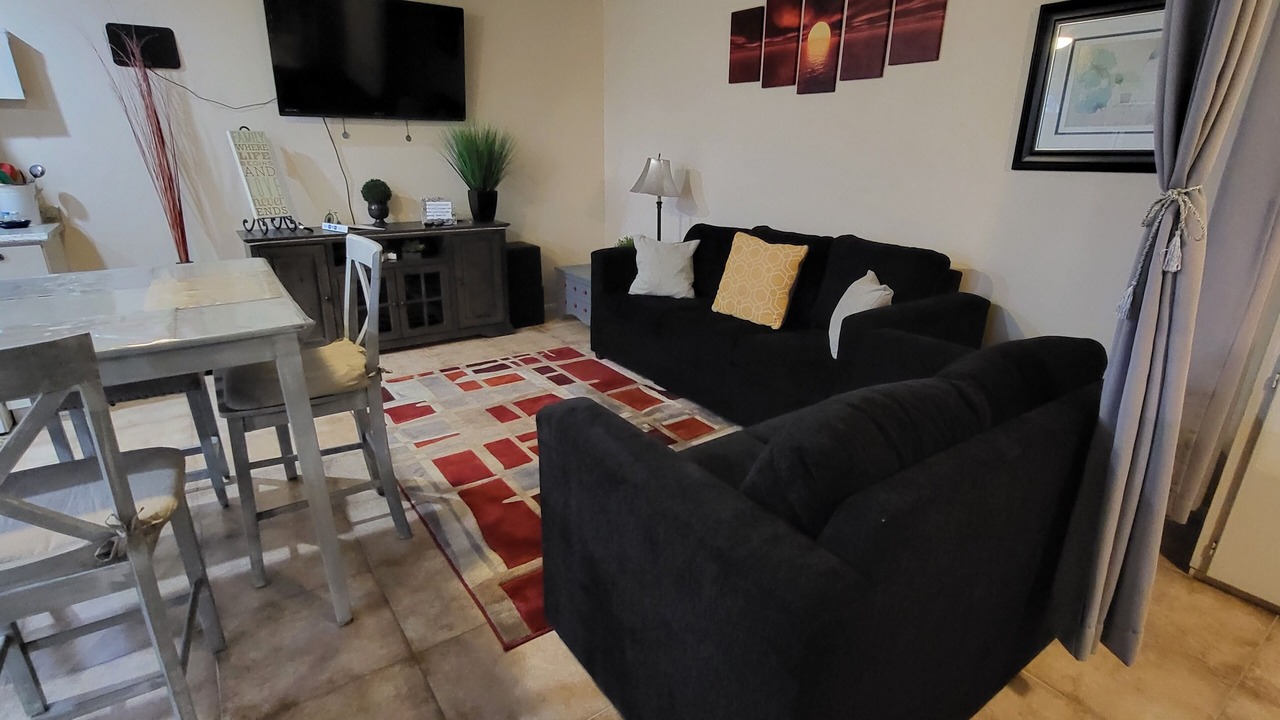 Photo of Livingroom in Youngtown