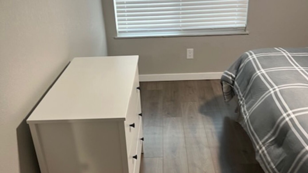 Photo of Bedroom in Scottsdale Estates Six