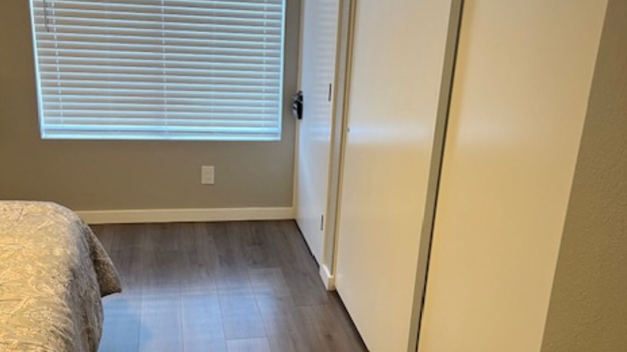 Photo of Bedroom in Scottsdale Estates Six