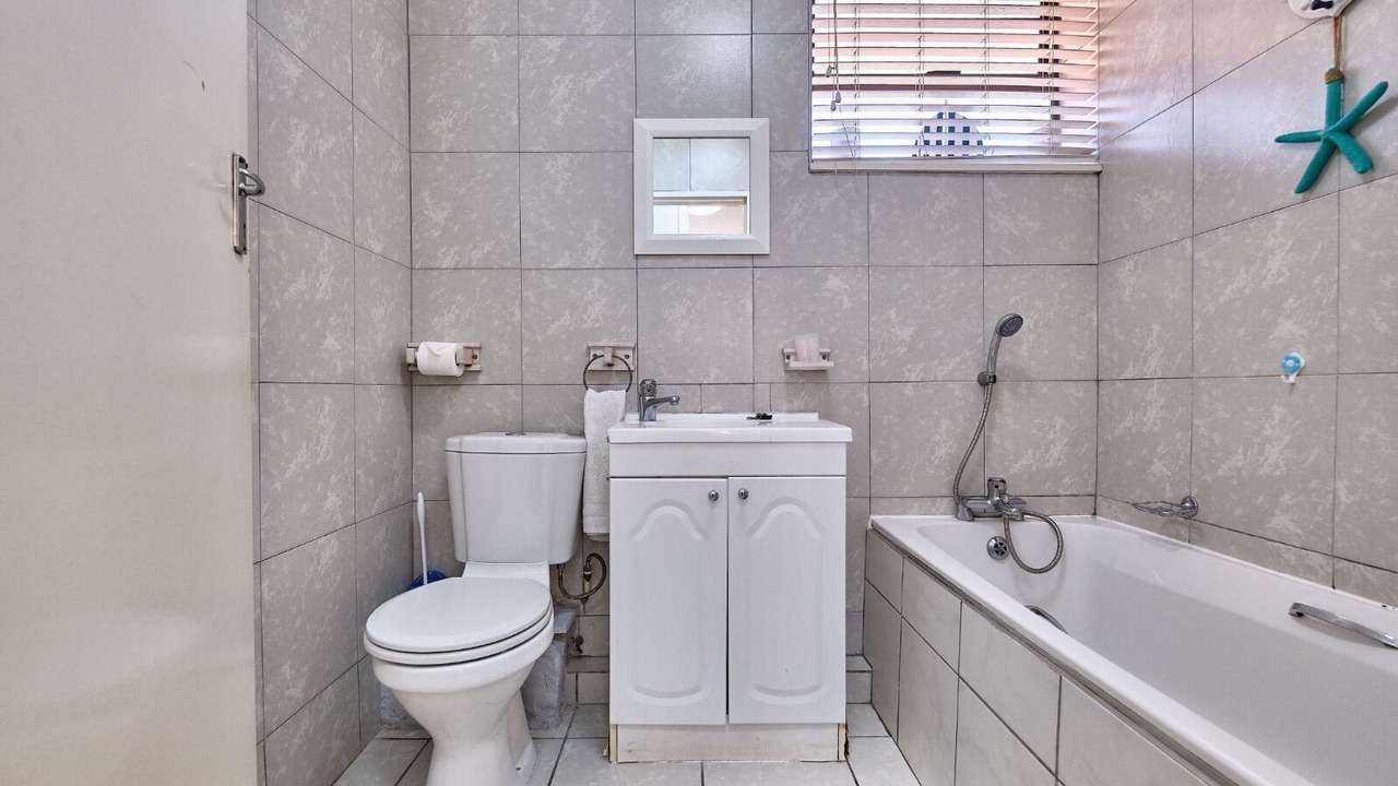 Photo of Bathroom in Amanzimtoti