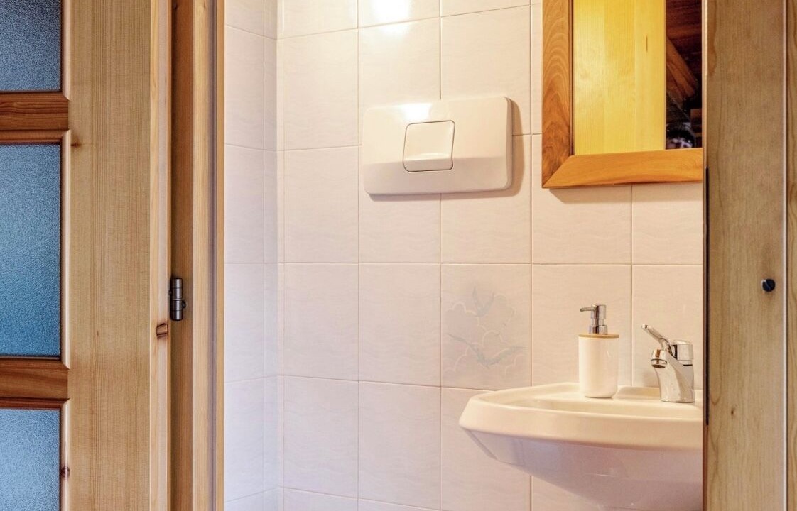 Photo of Bathroom in Cavedine