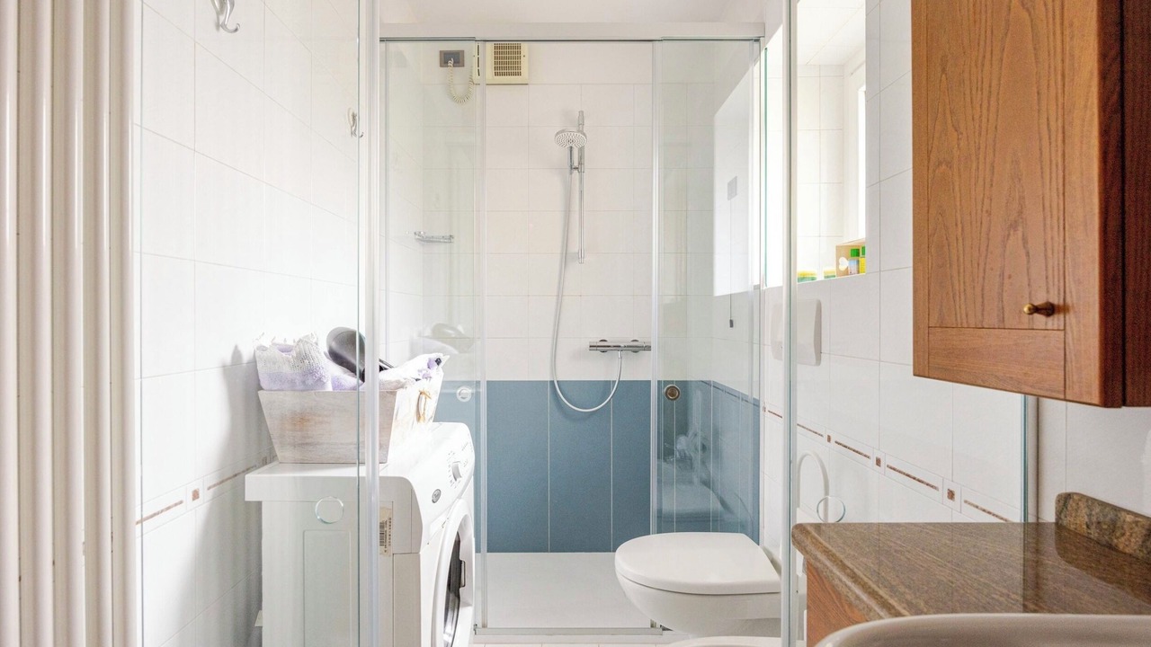 Photo of Bathroom in Cavedine