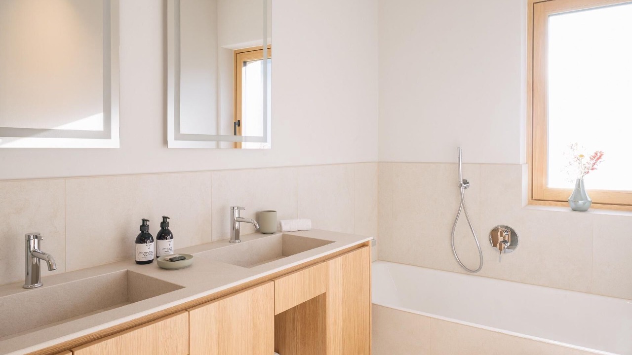 Photo of Bathroom in Naz Sciaves
