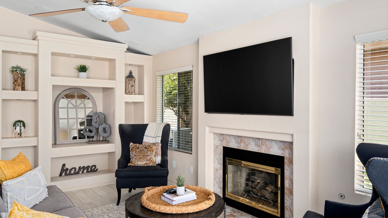 Photo of Livingroom in Arrowhead Lakes