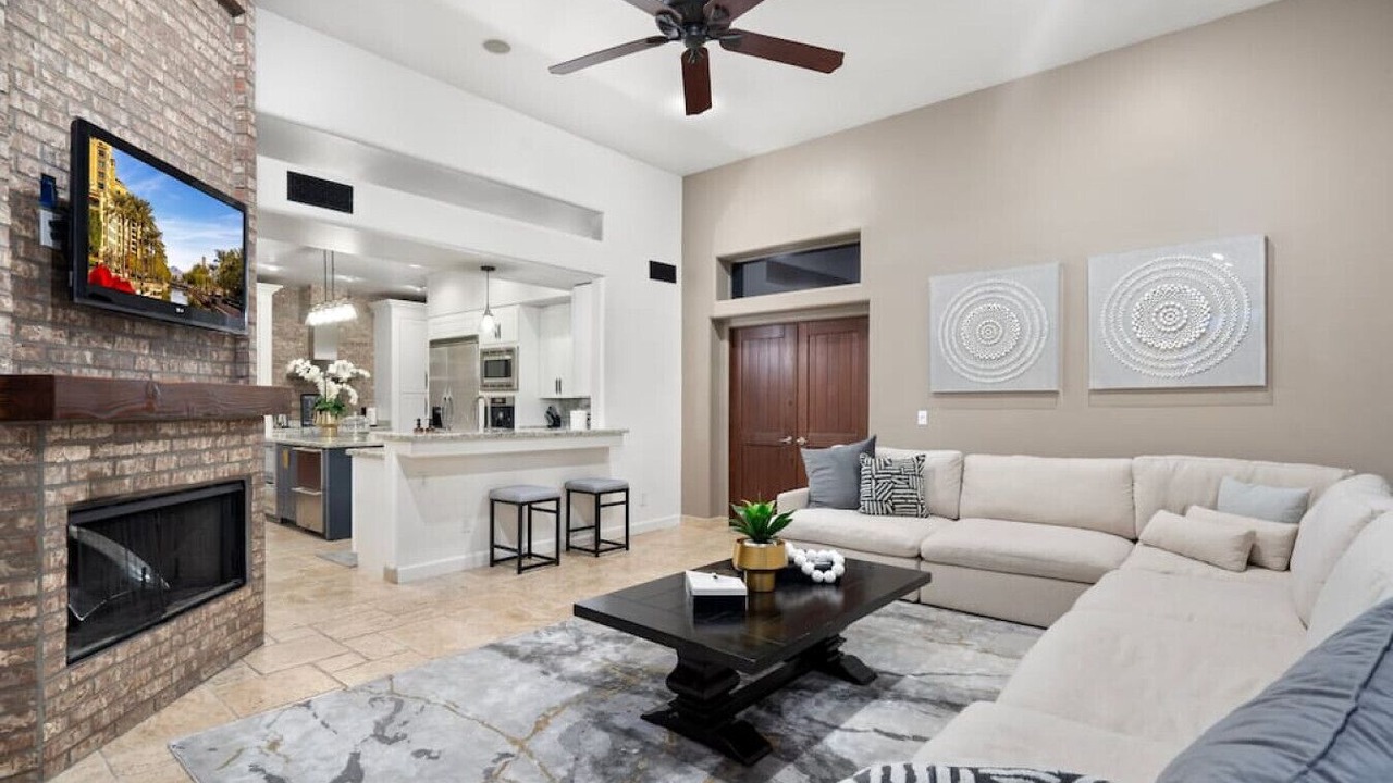 Photo of Livingroom in Central Scottsdale