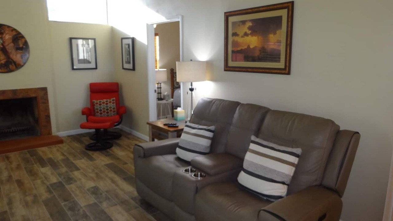 Photo of Livingroom in Flowing Wells