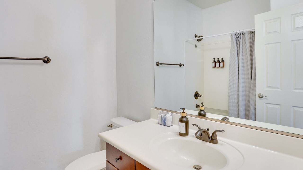 Photo of Bathroom in Laveen Meadows