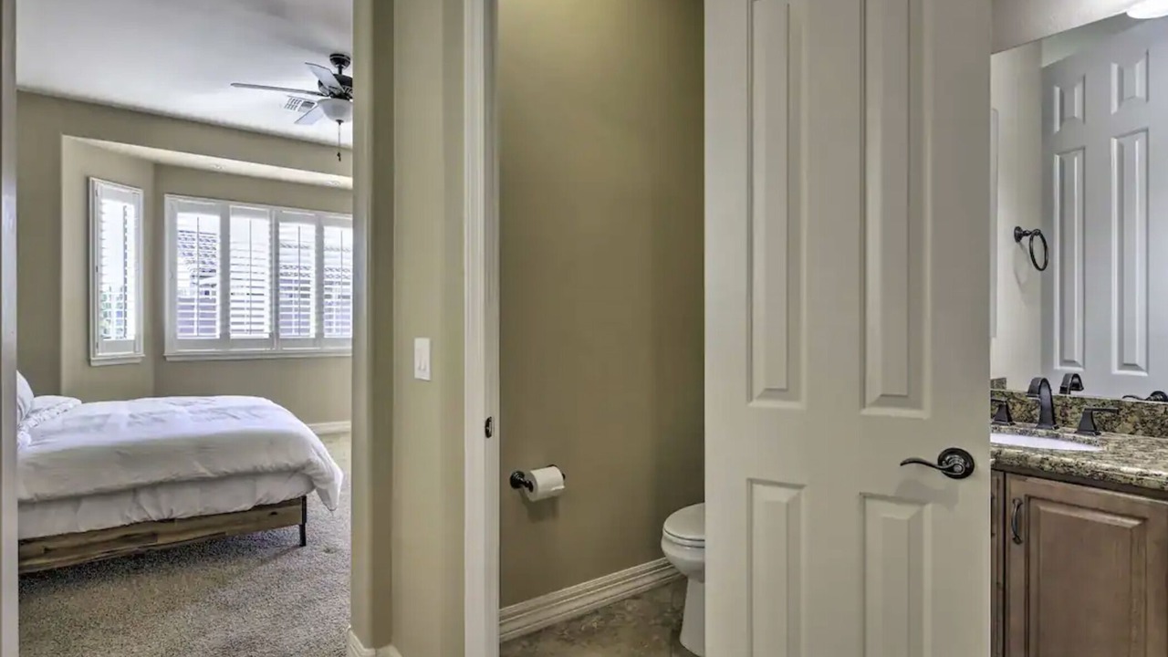 Photo of Bathroom in Montecito in Estrella