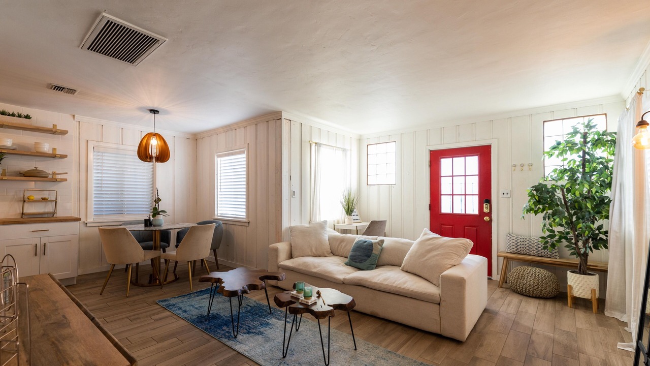Photo of Livingroom in Chesterfield Place