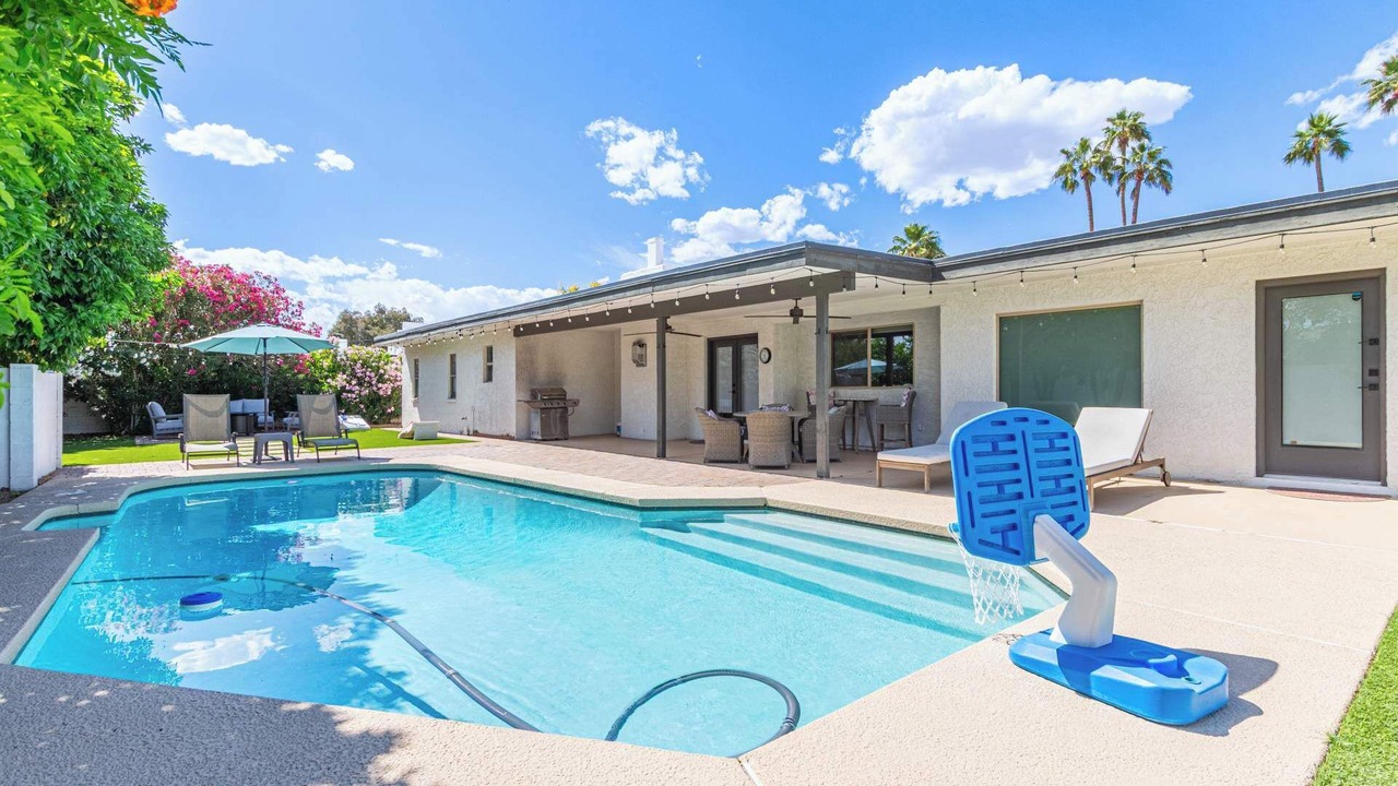 Photo of Outdoor in Raskin Estates