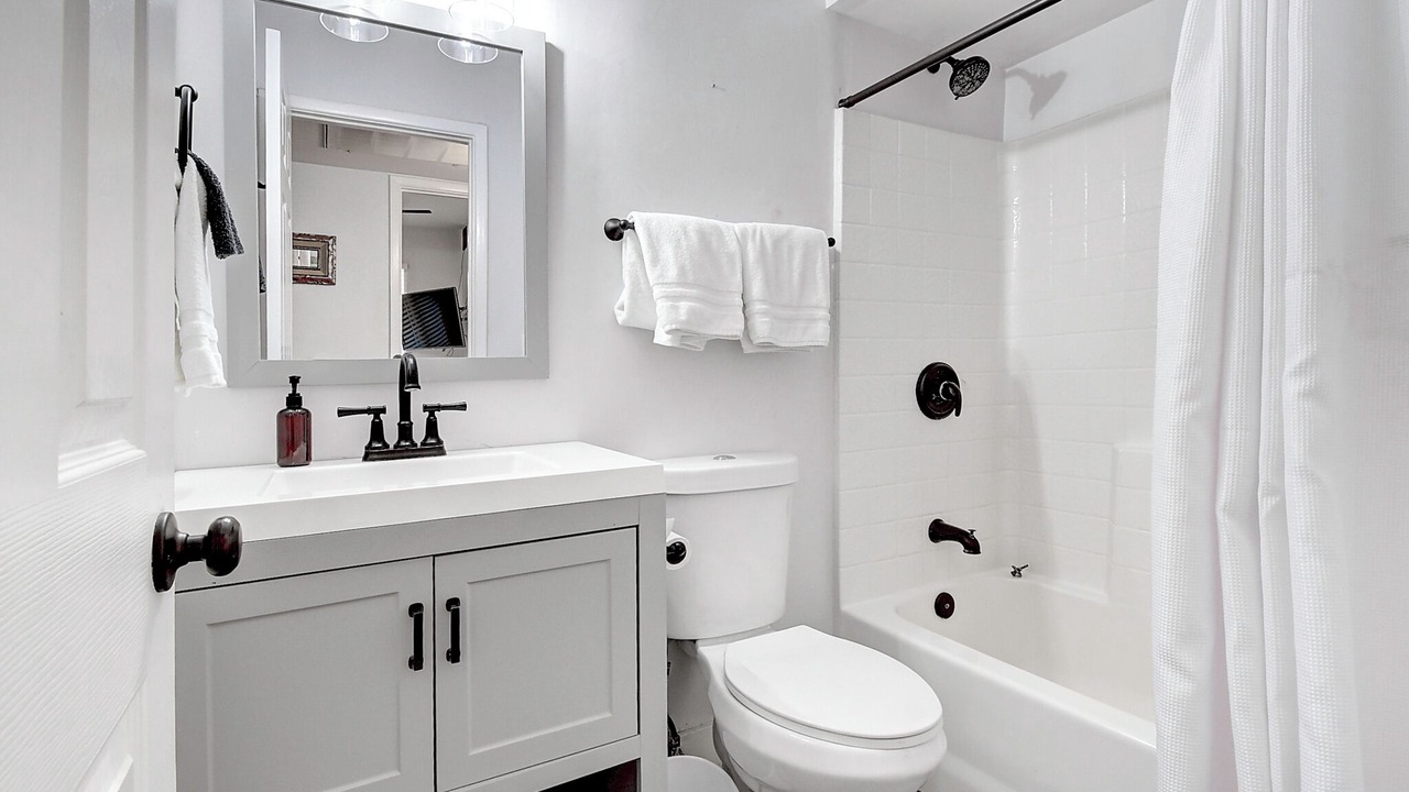Photo of Bathroom in Parque Vista Estates