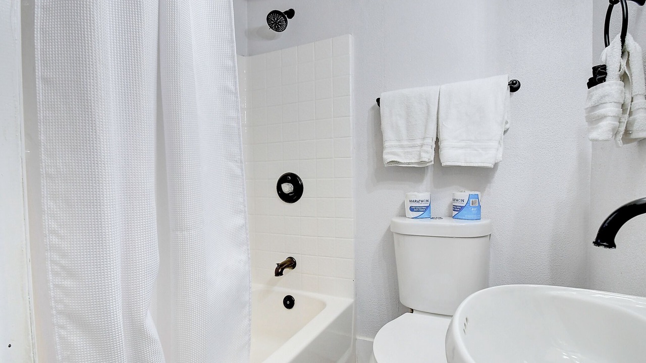 Photo of Bathroom in Parque Vista Estates