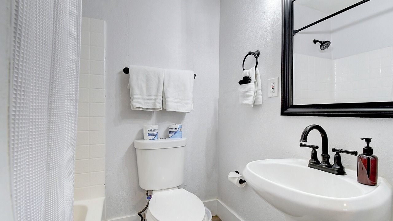 Photo of Bathroom in Parque Vista Estates