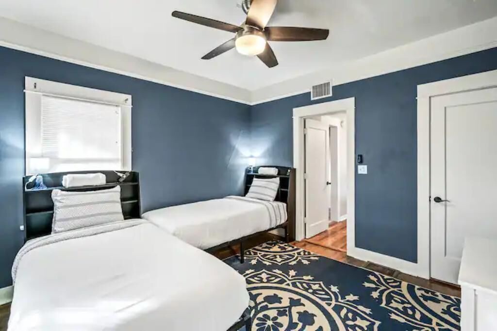 Photo of Bedroom in Jefferson Park