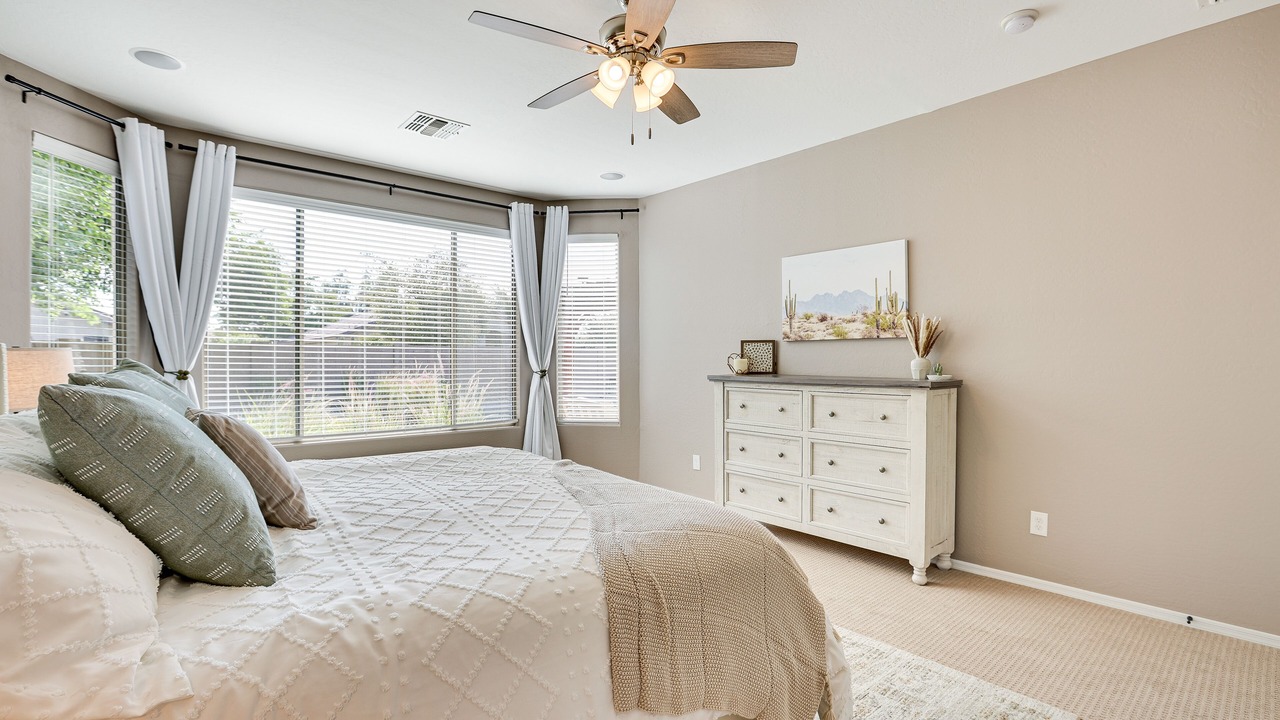 Photo of Bedroom in Litchfield Manor