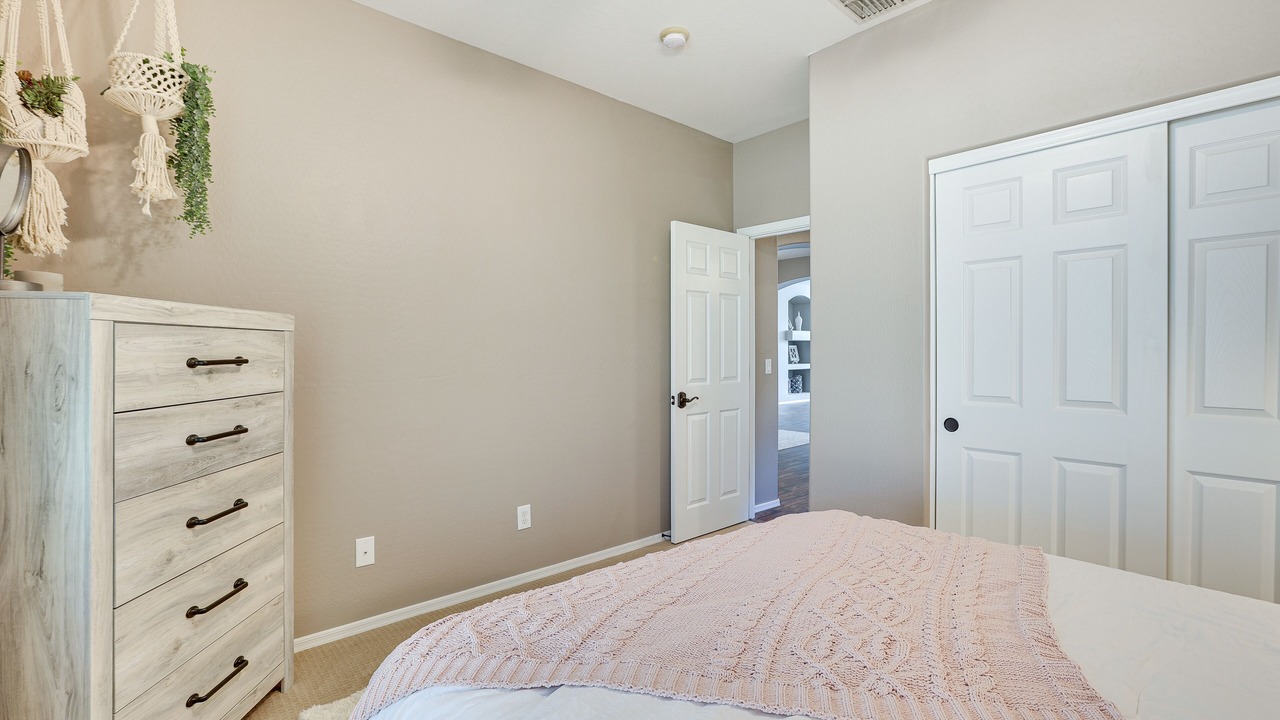 Photo of Bedroom in Litchfield Manor
