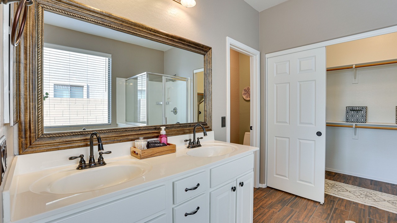 Photo of Bathroom in Litchfield Manor