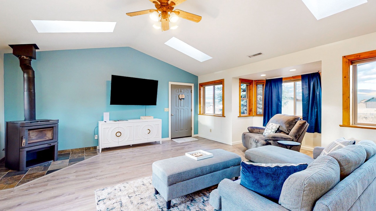Photo of Livingroom in Baderville