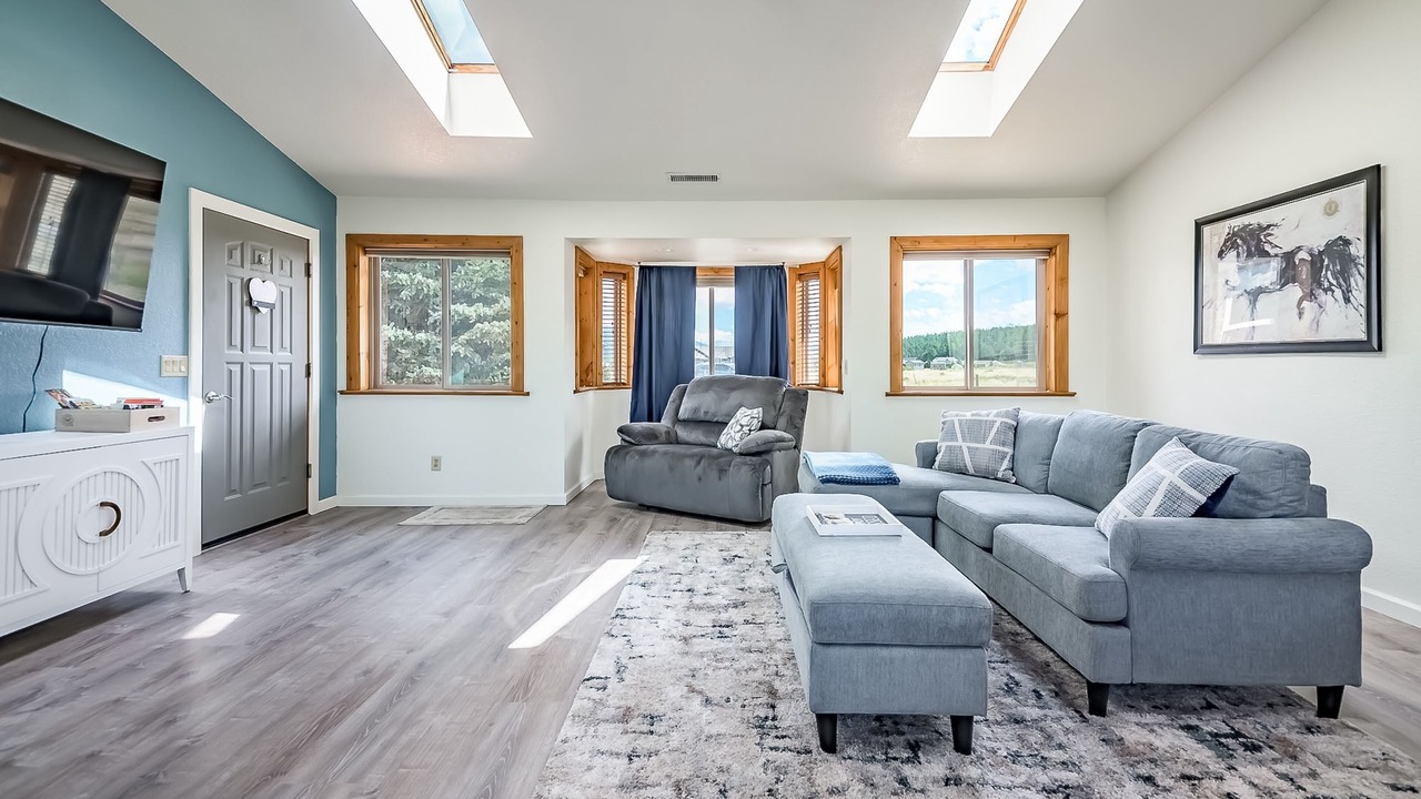 Photo of Livingroom in Baderville
