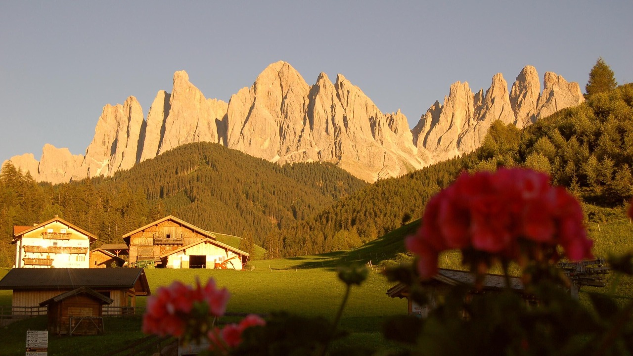 Photo of Others in Funes