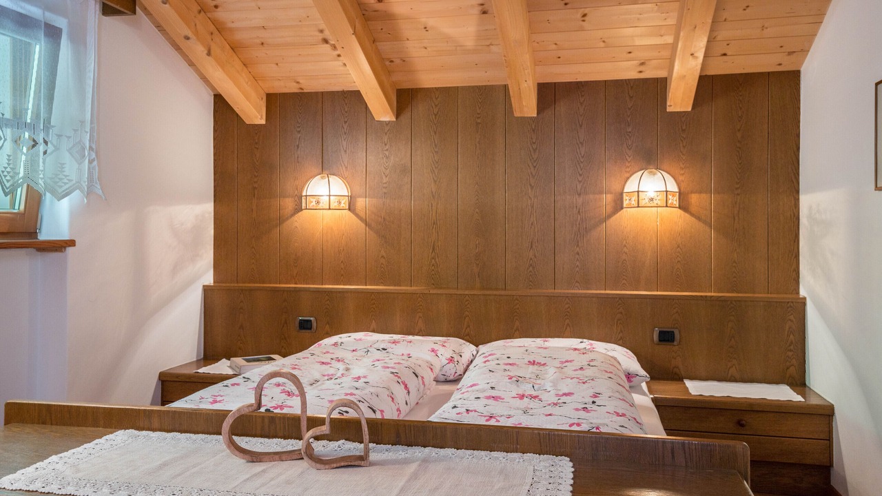 Photo of Bedroom in Laion