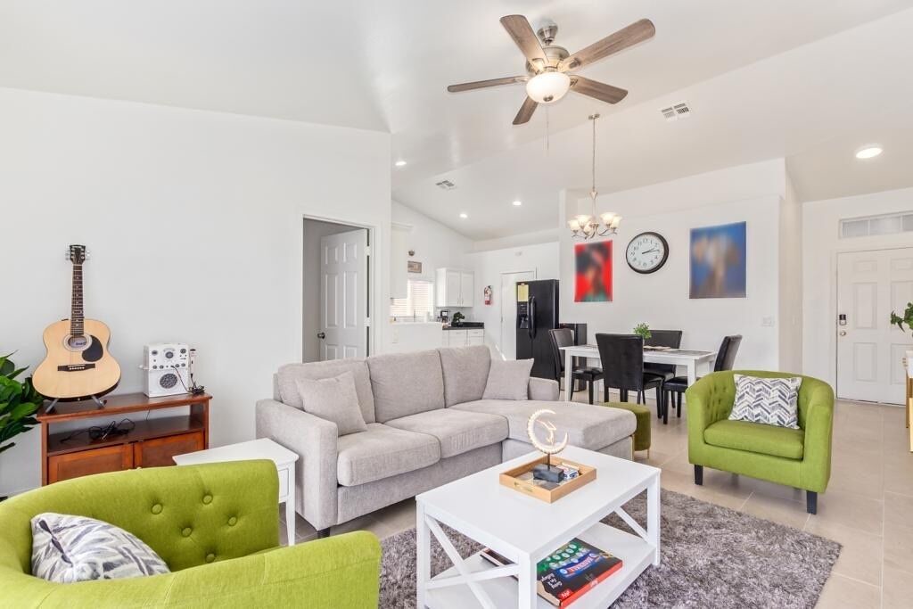 Photo of Livingroom in Maryvale