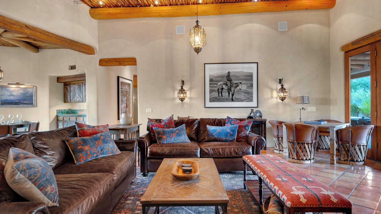 Photo of Livingroom in The Elin Ranch