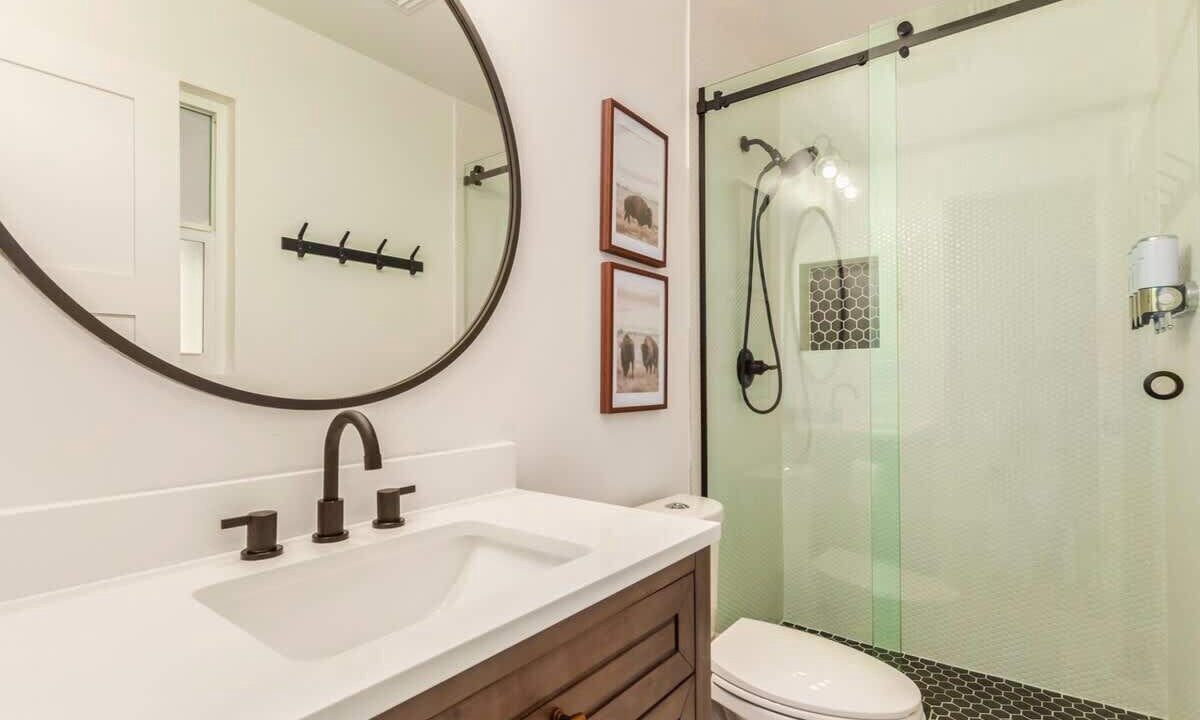 Photo of Bathroom in New Papago Parkway