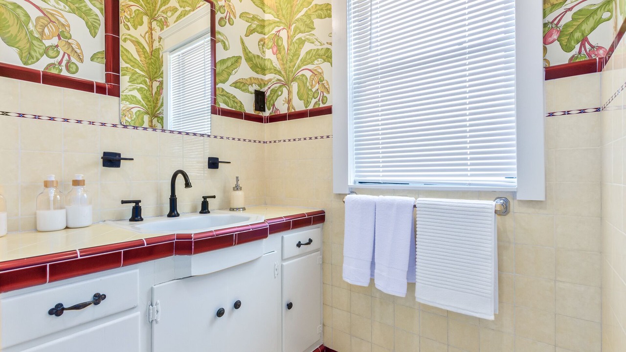 Photo of Bathroom in Sam Hughes