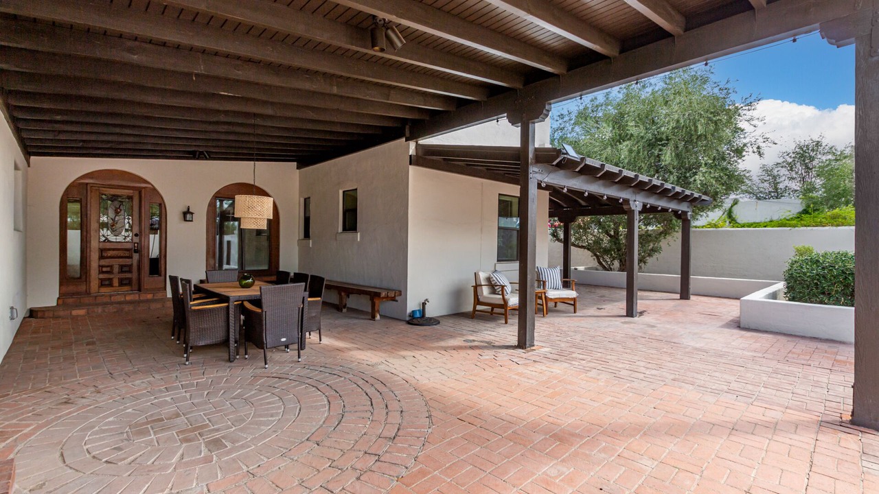 Photo of Outdoor in Sam Hughes