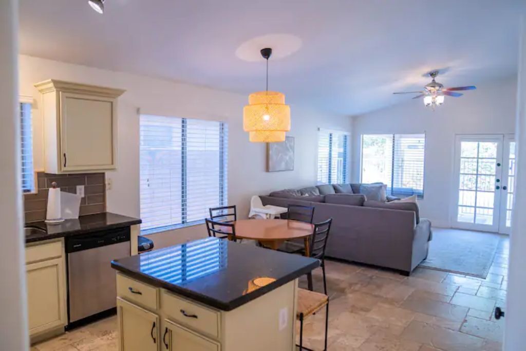 Photo of Livingroom in Desert Ridge