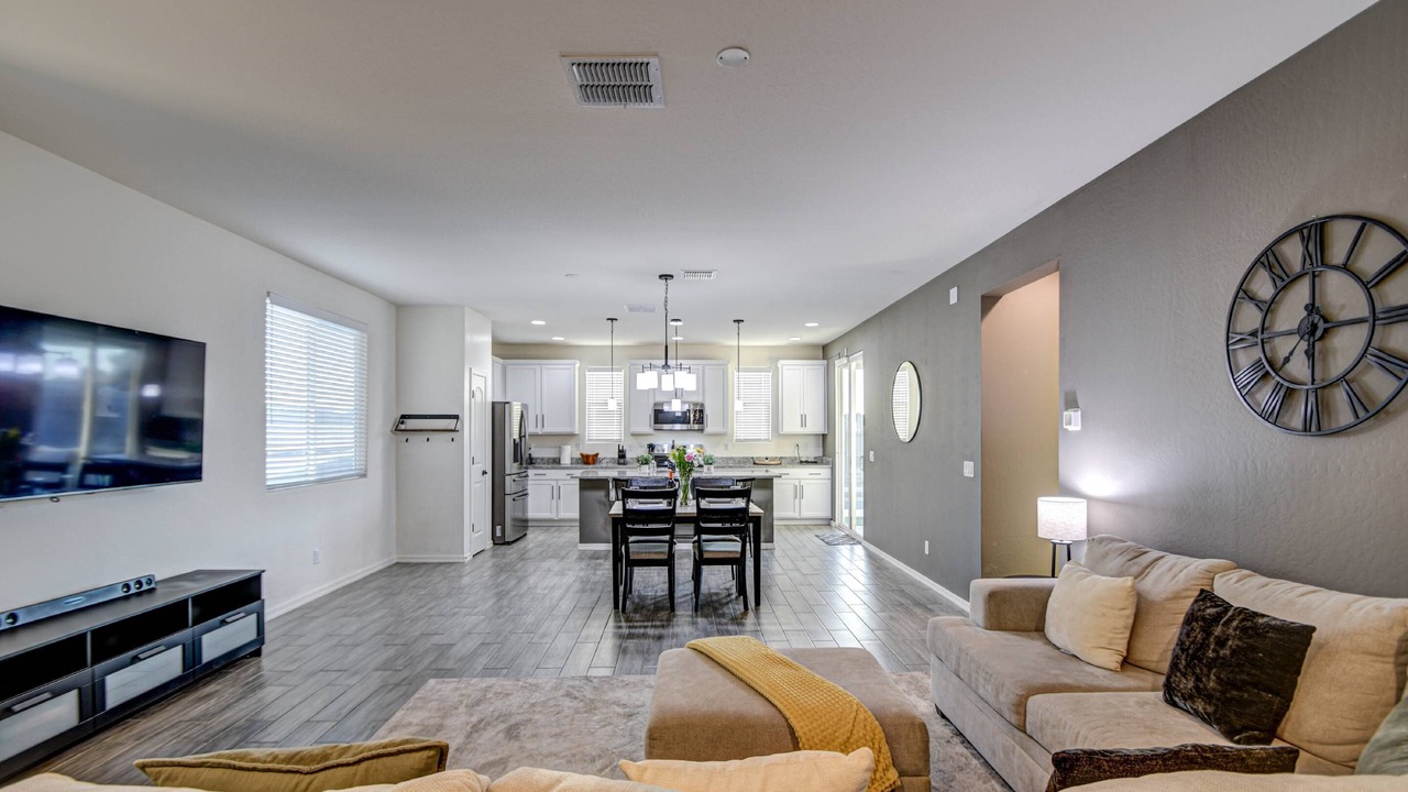 Photo of Livingroom in Laveen Village